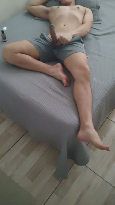 I can be a better boyfriend than him https://t.co/yxH6k1bfTo