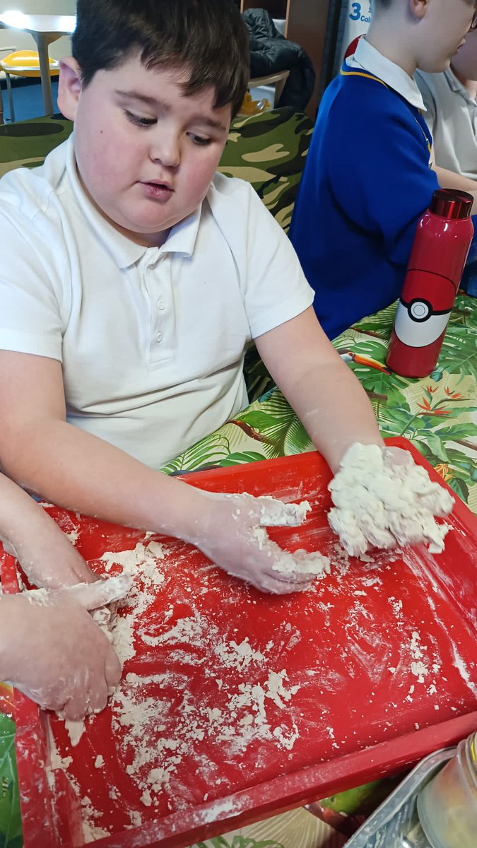 HolySpiritWA9's tweet photo. #Rainforest enjoyed making some conditioner playdough today - it was messy, fun and smelled of gorgeous apples! ๐ #SensoryFun https://t.co/KxCkjXAWcF