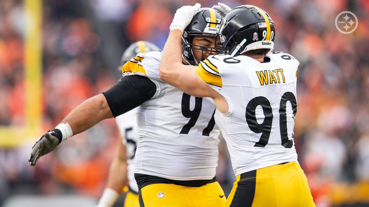 'That guy just wants to win. When you have a guy like that, it just makes you want to fight that much harder for him. Stuff like that is contagious. Guys see it, appreciate it and want to work harder for a guy like that.' - @_TJWatt on @CamHeyward 🗒️: bit.ly/48V2kPF