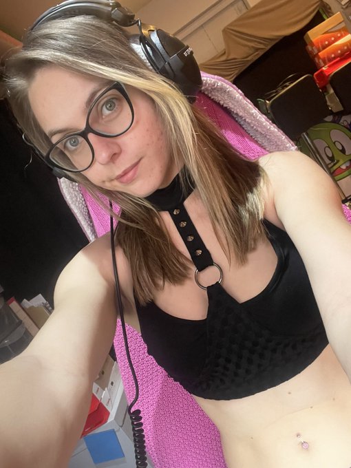 Evening stream of WoW SoD!  https://t.co/NH7LuNOtrg https://t.co/uFw2VxElqj