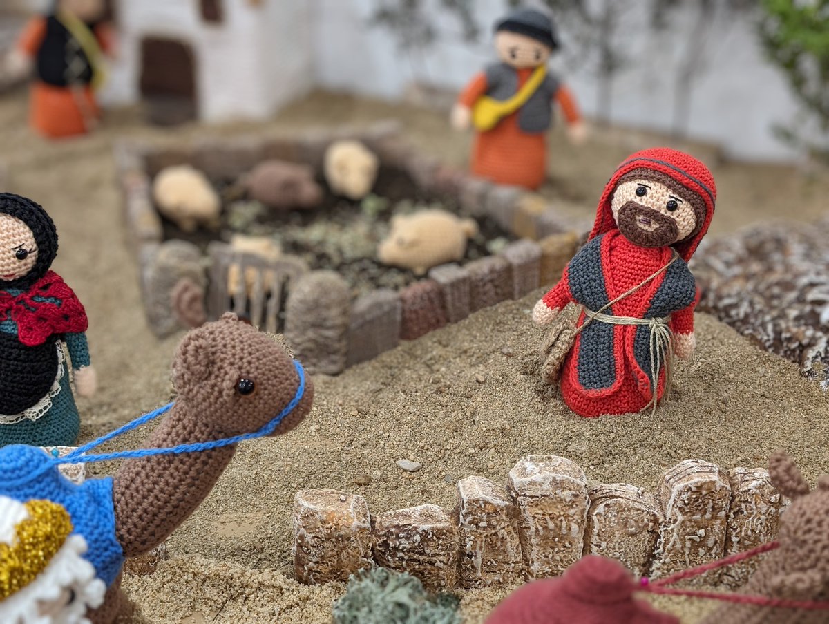 Obra de arte, hecho a mano, tejido a lana, #crochet mas de 300 piezas #belendeganchillo handmade por #QuedamosyPunto grupo ganchillero, desde hace varios años, teje, teje y vuelve a tejer. Las próximas navidades de nuevo podremos verlo <a href="/aytoSalamanca/">Ayuntamiento Salamanca</a> <a href="/Cotec_Innova/">Fundación Cotec</a> <a href="/turisalamanca/">Turismo Salamanca</a>