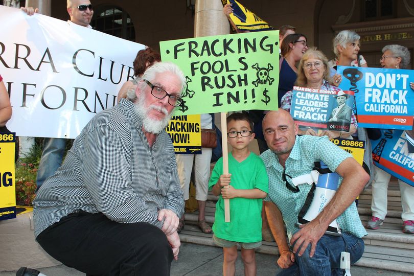 DanBacher's tweet photo. David Braun, a passionate leader against fracking and oil drilling in California and the U.S., passed away over the weekend. David Braun, presente! #oilmoneyout #BigOil #unfrackcal @ConsumerWD @LastChance_CA @RebeccaSolnit @billmckibben @350 @Rootskeeper @PennieOpal https://t.co/Vu4znskVyZ