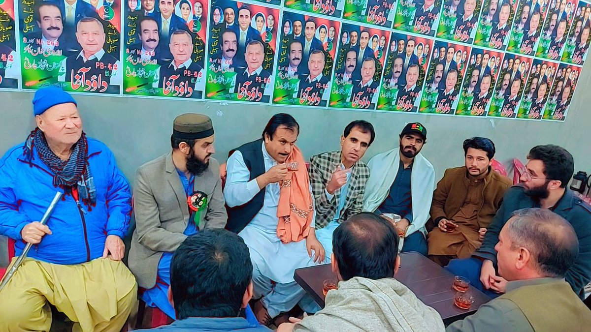 BalochistanPyo's tweet photo. کوئٹہ: پیپلز یوتھ آرگنائزیشن بلوچستان کے صوبائی صدر عین الدین کاکڑ کے قیادت میں حلقہ پی بی 42 کی نامزد امیدوار سید داؤد آغا سے ملاقات سیاسی صورتحال و انتخابی مہم کے حوالے سے  تبادلہ خیال۔ https://t.co/OFzAcLcnRu