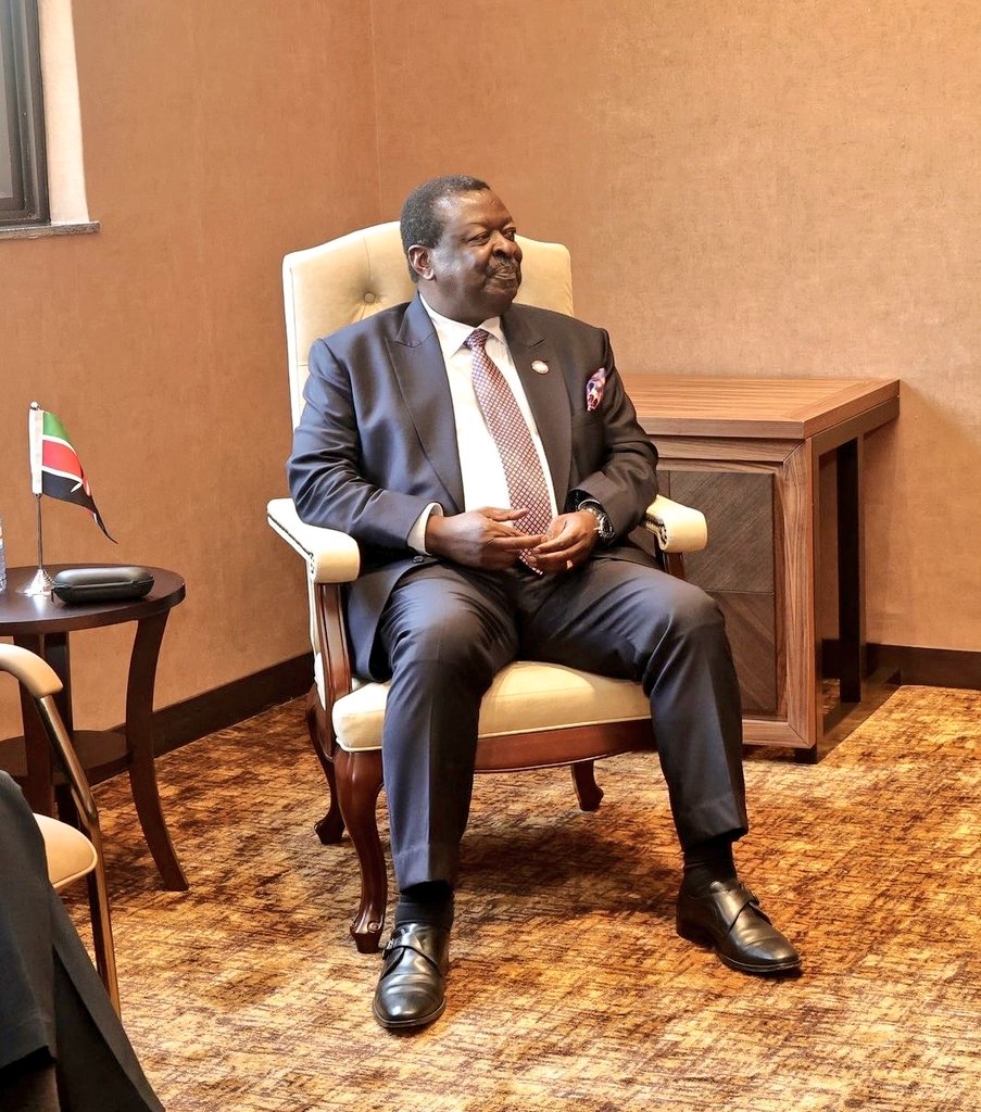 Tanzania might be bad at football, but their Minister for Foreign Affairs would never allow their flag to be hoisted upside down, as if their country is dead. Incompetent by birth.