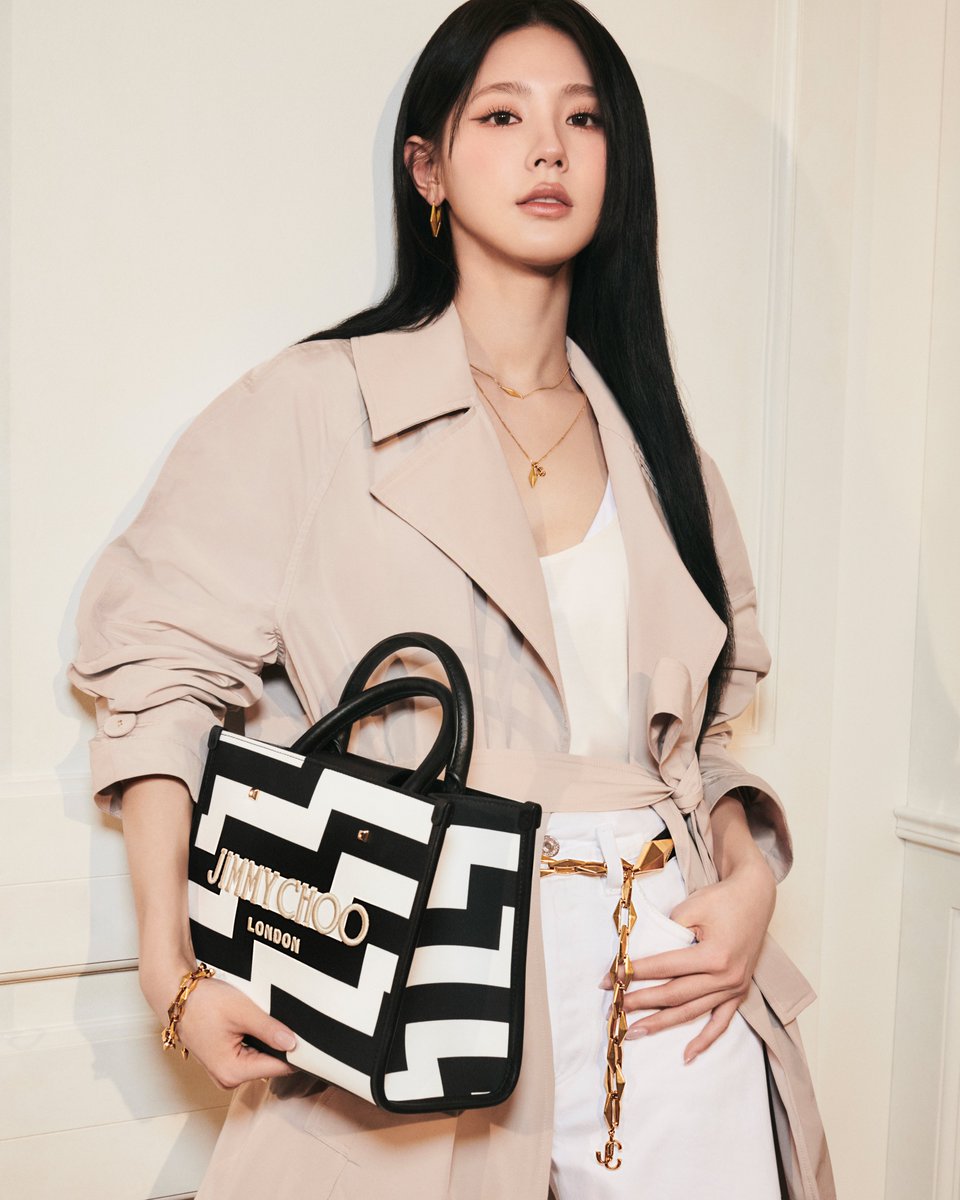 Introducing Spring 2024

As showcased by Global Brand Ambassador Mi-Yeon #JimmyChoo

jimmychoo.com/.../womens.../…