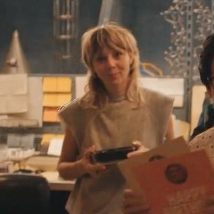 недавно верити затащила в тва под предлогом, что теперь, узнав свои дни рождения, они все их отмечают. сегодня прислала мне это. кто вообще просил встраивать в темпады камеры?