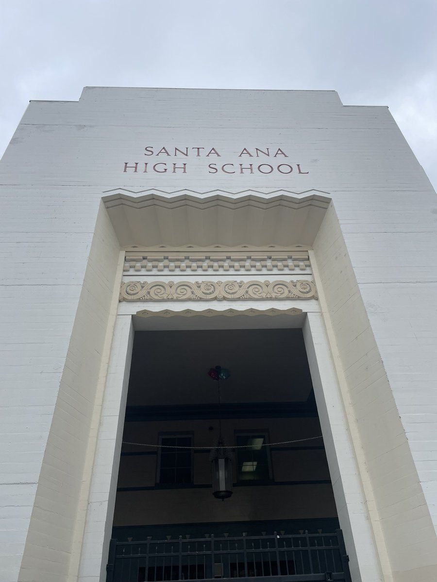 lapan_jeremy's tweet photo. Thank you @SantaAnaHS for the hospitality! So much history being the oldest high school in Orange County. #StingersUp https://t.co/JP2MeThfVl