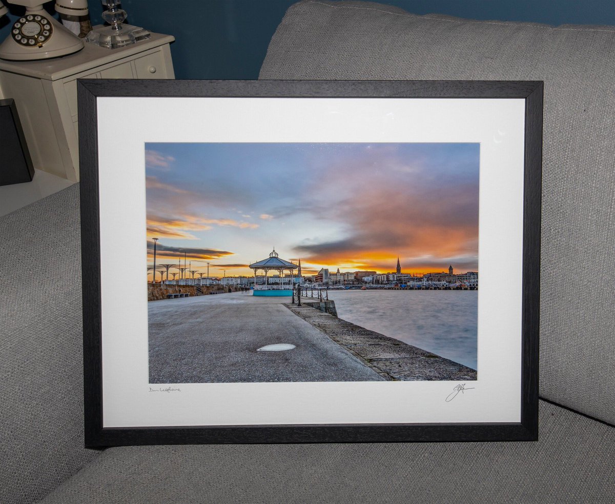 ctresson's tweet photo. Yesterday’s sunset on the east pier in Dun Laoghaire was so nice I’ve printed and framed it already https://t.co/cNGotemN8H