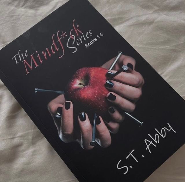 bookishtems's tweet photo. the mindf*ck series https://t.co/Y6GLEZS7uD