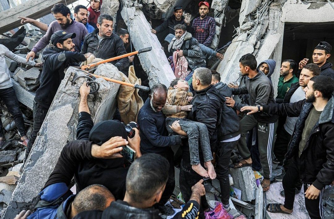 104 يوم ..

لا تعتادوا المشهد، اللّٰه يعلم ويرى ويشهد.