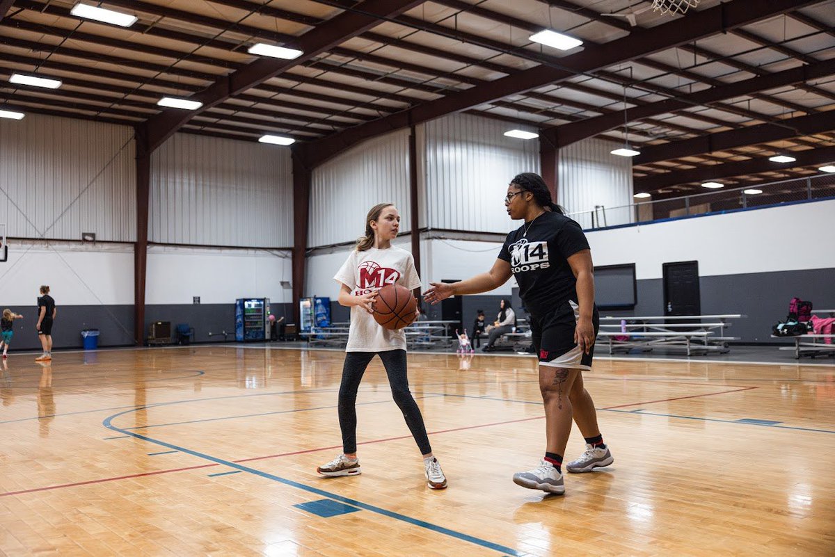 M14hoopsCincy's tweet image. MLK CLINIC Highlights 🔥

 - 70+ players signed up ☑️

 - Players had fun &amp;amp; got better ☑️

MLK Skillz clinic sold out‼️
We expect the same for Presidents’ Day Clinic😁

📸: @wjelden 

#repthe14 #m14hoops #wheredreamsbecomereality