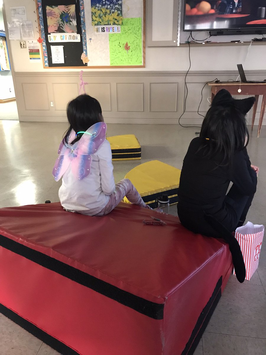 SPOTHunionville's tweet photo. This year, on October 31st, 2023, our Youth and Family Programs enjoyed the return of our annual Glow Party.  Our Youth Groups participated in "Wear Your Costume and Movie Afternoon", where creatures, characters, and unique beings were in attendance.  Next year, Glow with us. https://t.co/sNVI3frL0t