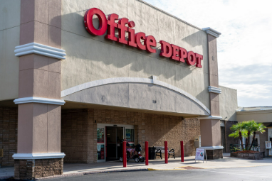 TimMcMarketing's tweet photo. Thanks to the Office Depot team for joining us in our booth at NRF 2024! Office Depot announces their adoption of Zebra Workcloud – leading their teams to a 90% task completion rate. Learn more about their transformation: https://t.co/jLGBX4mHKT #ZebraEmployee https://t.co/5KR3FnXJaq