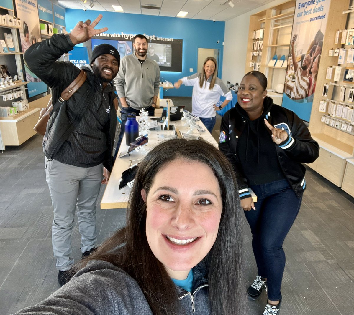 Just a little 3LH love for my Optimum doors! Team work makes the dream work 🫶🏾 <a href="/Jhoot/">Jessica Mohr</a> <a href="/juliereshelle/">Julie Harrison</a>