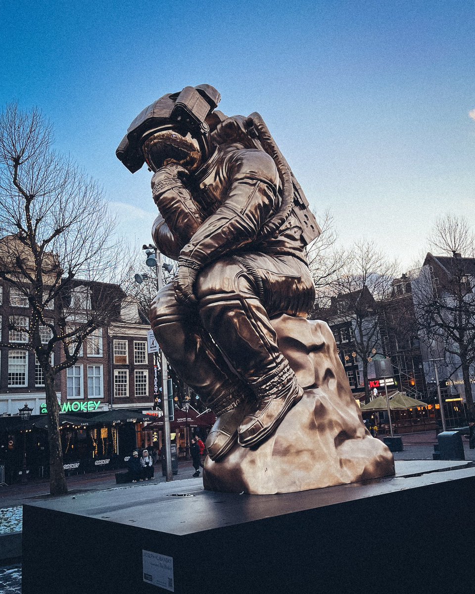 DTCrealboyband's tweet photo. Amsterdam photo dump ❌❌❌
1 - Only one beer today
2 - OBEY
3 - You shall not pass
4 - Spaceman

It was a great week, I managed to get everything I came for. New collaborations will be announced soon!

#dropthecheese #Parapapa #TechHouse #LatinHouse #dj #producer #djs https://t.co/yXBhgneXUW