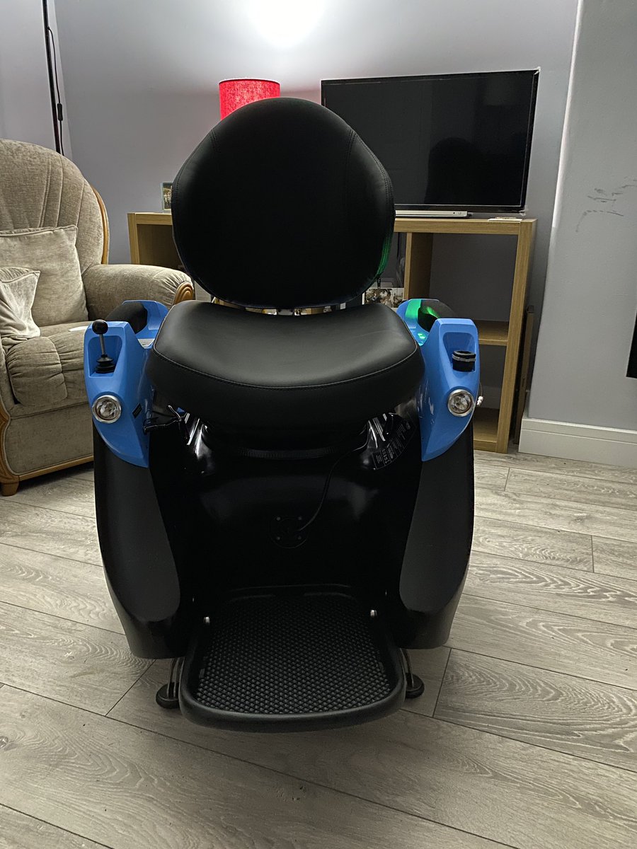 krissymoulder's tweet photo. I got a special new set of wheels today….a handless wheelchair, please meet Ollie the Omeo 💙♿️💙 I think my adventures are about to get a whole lot more exciting 🎉 #krissyhotwheels #inclusiveeducation #believingisachieving https://t.co/oxKzEMz0Uu