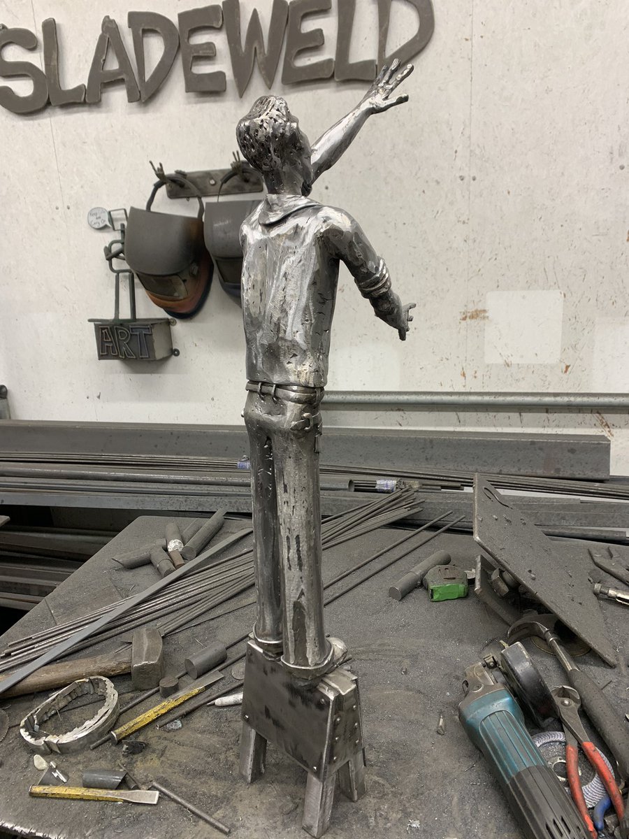 sladeweld's tweet photo. Today has been pretty non-stop in the workshop
👨🏻‍🏭💥💥💥
Home time now.. 🥱😴
•
#Wednesday #dailygrind
#workinprgress #underconstruction 
#myart #metalart #handmade 
#sculpture https://t.co/5Le67e8xOS