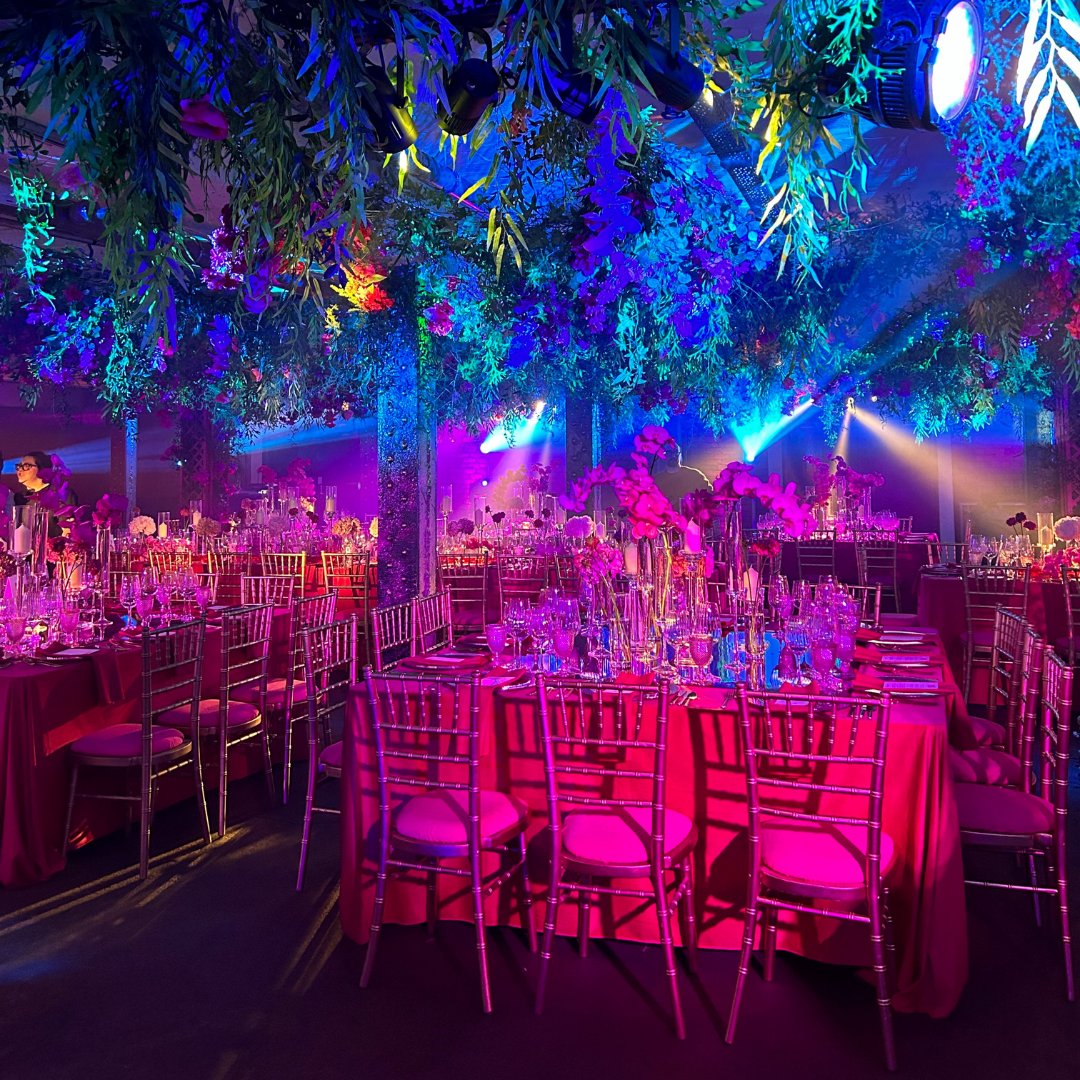 Taylor Lynn Corporation (@taylorlynncorp) on Twitter photo Cascading florals, shimmering tableware, hot flashes of neon... TLC transformed Manchester’s Victoria Warehouse into an Annabel’s Mayfair-inspired 21st birthday celebration.
🍴 @hessianevents
🍸 <a href="/jcocktail10/">JonnyCocktail Bars</a>
🌹 @verdurefloral
💡 @luminateevents
🎵 @swanbandparis
📍 @vicwarehouse Cascading florals, shimmering tableware, hot flashes of neon... TLC transformed Manchester’s Victoria Warehouse into an Annabel’s Mayfair-inspired 21st birthday celebration.
🍴 @hessianevents
🍸 <a href="/jcocktail10/">JonnyCocktail Bars</a>
🌹 @verdurefloral
💡 @luminateevents
🎵 @swanbandparis
📍 @vicwarehouse