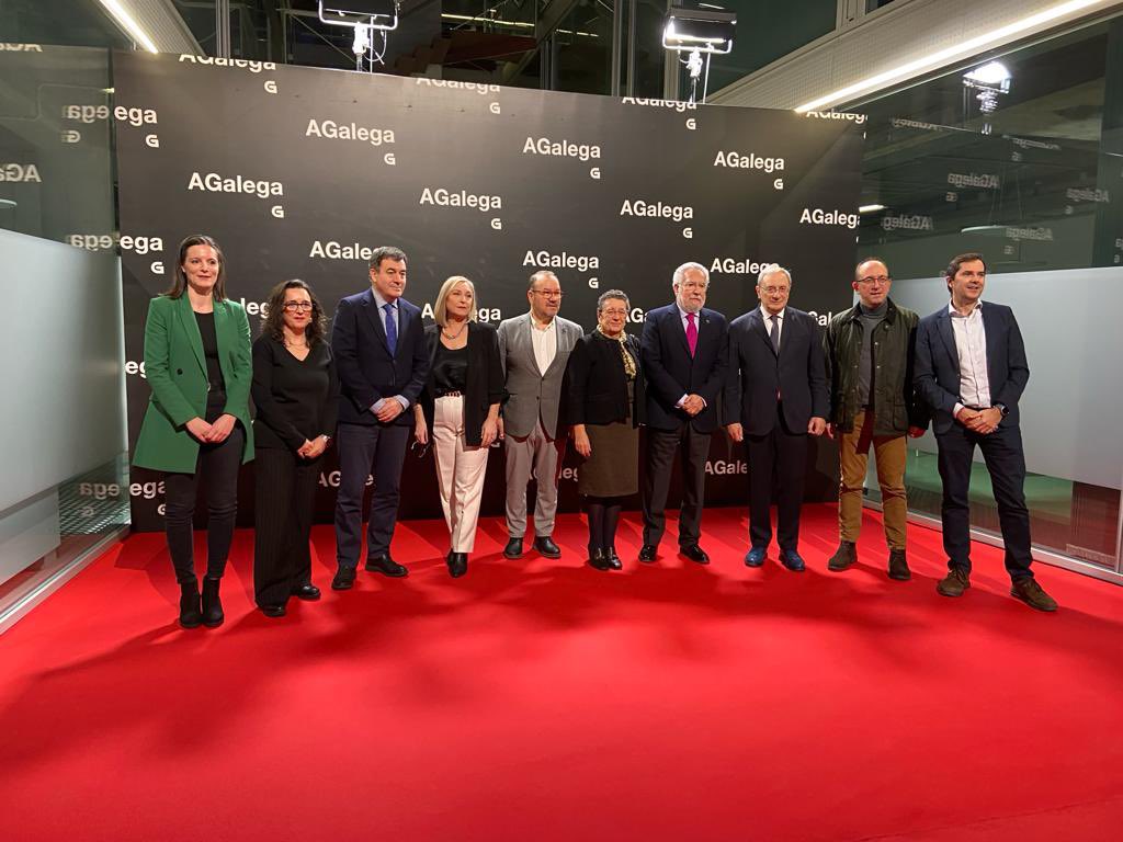 Bota a andar a Iniciativa Xabarín coa presentación de novas emisións de contidos infantís e xuvenís en galego na web, app e televisións intelixentes.

Un logro que se conseguiu grazas ao traballo desenvolto pola Mesa pola Normalización Lingüística ao longo destes anos, recollendo