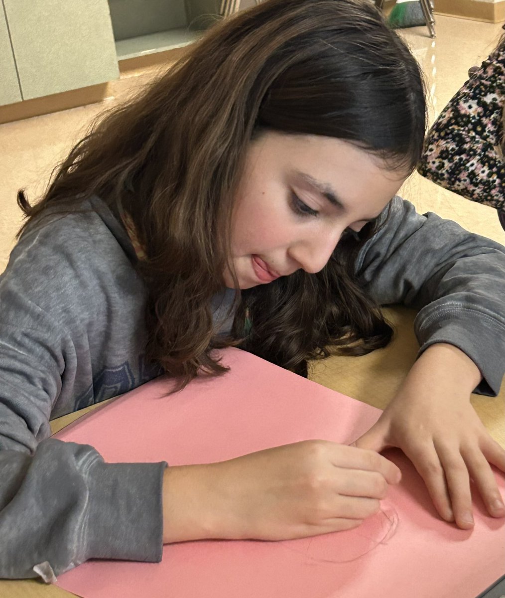 Mirrors and Windows in action… This group is almost ready to bring us back to the 90’s and early 2000’s! Thank you @elbridgegaleart for teaching them their art skills! @ElbridgeGaleES @SLLpbc @DrTeeLC #MrsTobinTeaches #LiveLoveTeach #SchoolLife #Wednesday