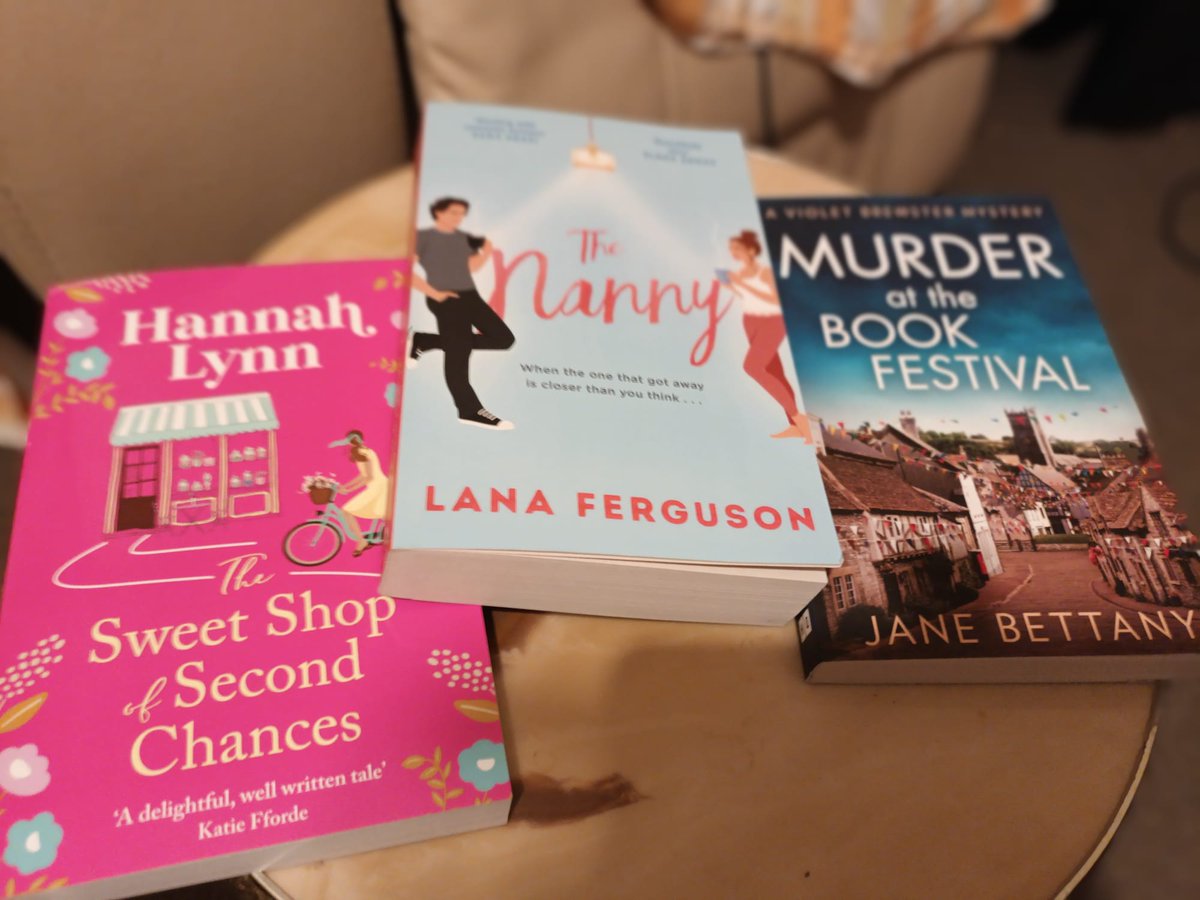 DebbieBlackma14's tweet image. I just love @TheWorksStores . I love the shop but deadly. I couldn't resist coming away with a good book haul #TheNanny #MurderattheBookFestival and #TheSweetShopofSecondChances