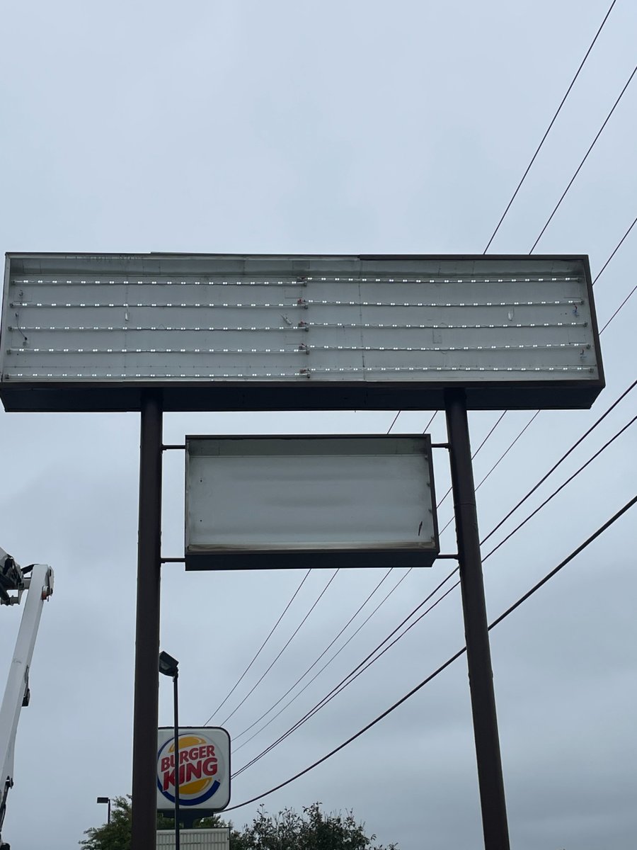EmpireGraphics's tweet image. Is your sign half lit?
Empire gives a (3) year warranty on all LED conversions?
You wont find that anywhere else!

#quality #signservice #LED #retrofit #warranty #lighting #empiregraphics