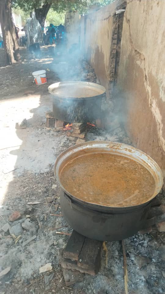 NazimSirag's tweet photo. Thank you very much to the donors from inside and outside Sudan..

Thank you very much to the Sudanese American Medical Association (SAMA) for its continued support of the initiative to support central kitchens in the neighborhoods of Khartoum State..

Together we can.. https://t.co/5dD096Dmj6