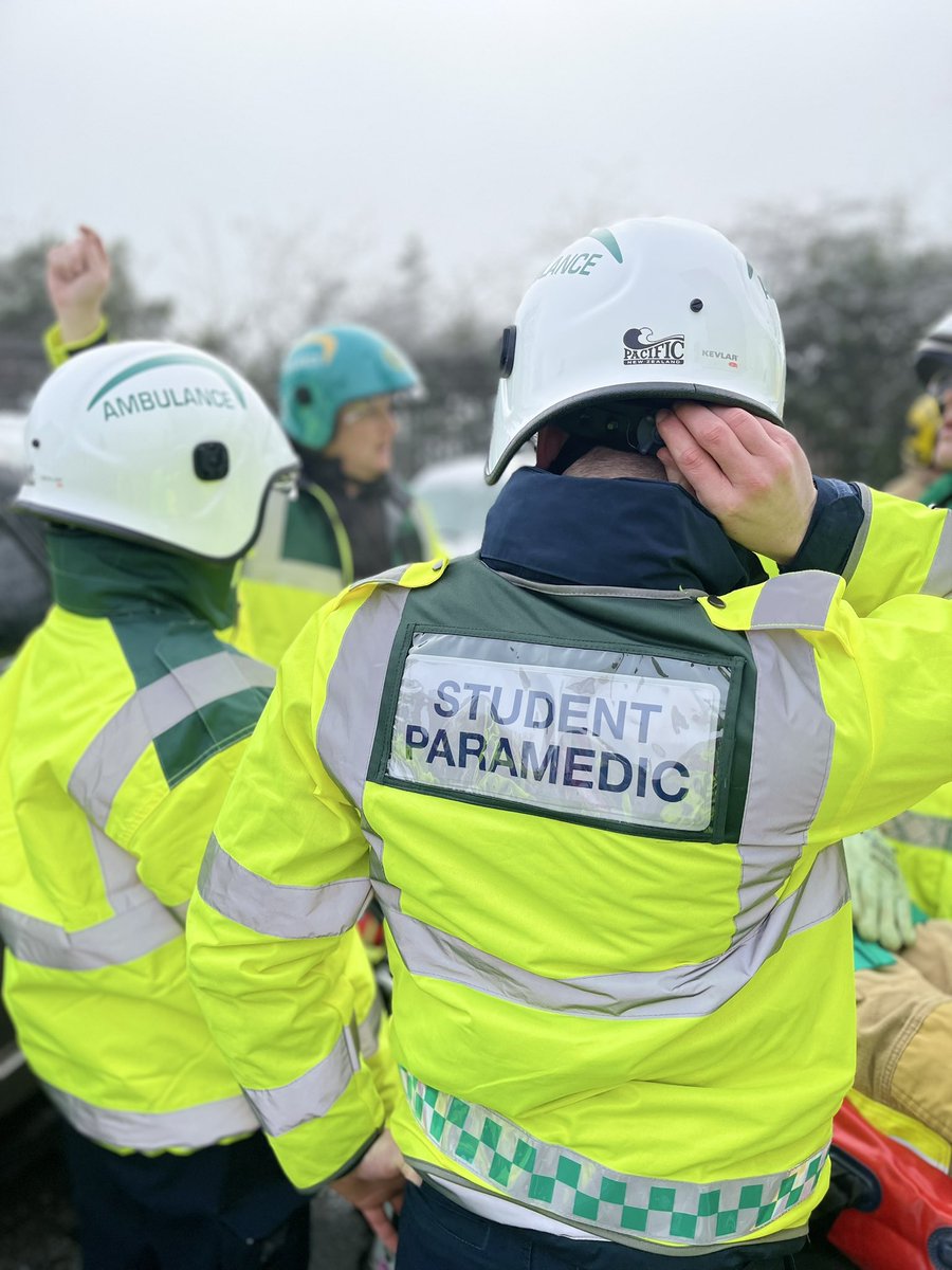AislingMcBride2's tweet photo. What an amazing day our @UlsterUniSoNP 3rd year BSc paramedic students had with @NIFRSOFFICIAL @NIFRSWest at crescent link fire station as part of our ‘999 week’, providing the students with additional insight into collaborative working. Thank you to @NIAS999 for the crew also https://t.co/bicdqHMzbc