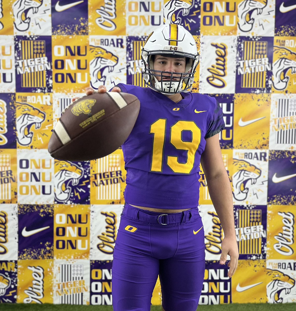 pennss12's tweet photo. Thankful for a great official visit at Olivet Nazarene University! Thank you @_jordanwesley for having me. https://t.co/ueSUTLVM6i