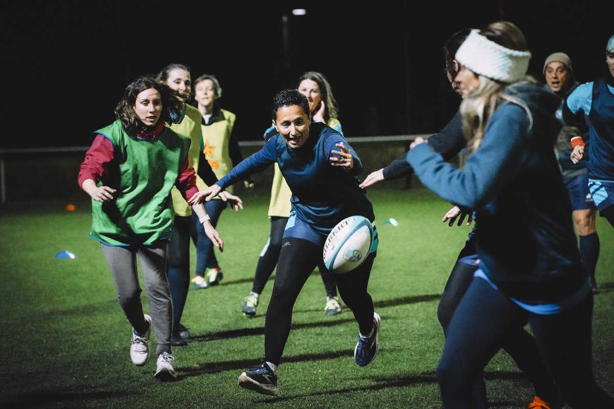 MHR_Solidaire's tweet photo. 𝑷𝒉𝒐𝒕𝒐 𝒅𝒆 𝒇𝒂𝒎𝒊𝒍𝒍𝒆 📸

Ce lundi, les membres de la section rugby santé du MHR ont reçu leur nouvelle dotation et notamment leur maillot officiel offert par Olivier TISSOT mécène du fonds de dotation et partenaire de la section. 👕🏉

#TeamMHR #TeamSolidaire https://t.co/G1xnat4JdO