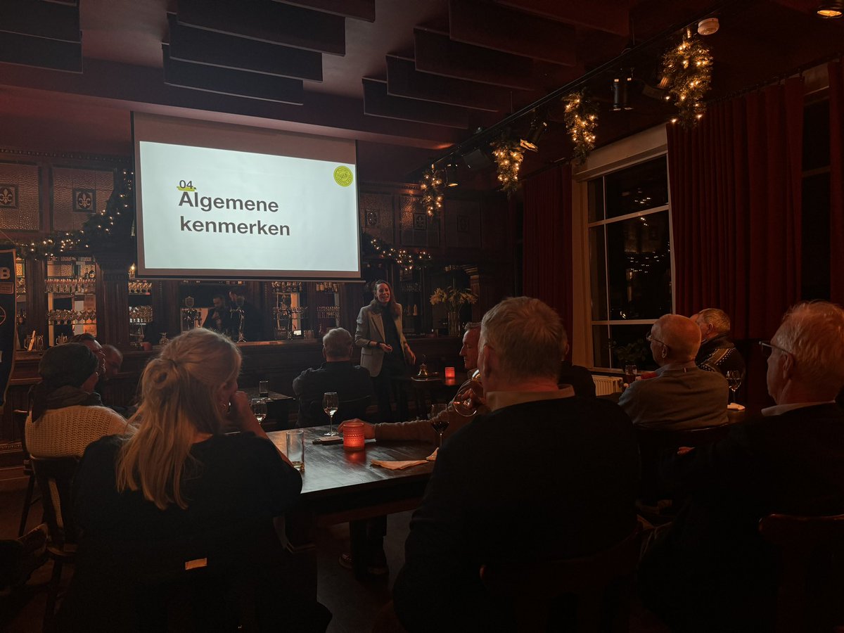 XCJ's tweet photo. Kiwanis Apeldoorn voordracht : 

Spannende tijden in het vooruitzicht! De Gen Z-generatie betreedt onmiskenbaar de arbeidsmarkt en zal tegen 2025 maar liefst 27% van de werkende bevolking uitmaken. 🚀 Vanavond verwelkomen we Nicky Blom, directeur van SUSA, over GenZ https://t.co/WxkIn48lGM