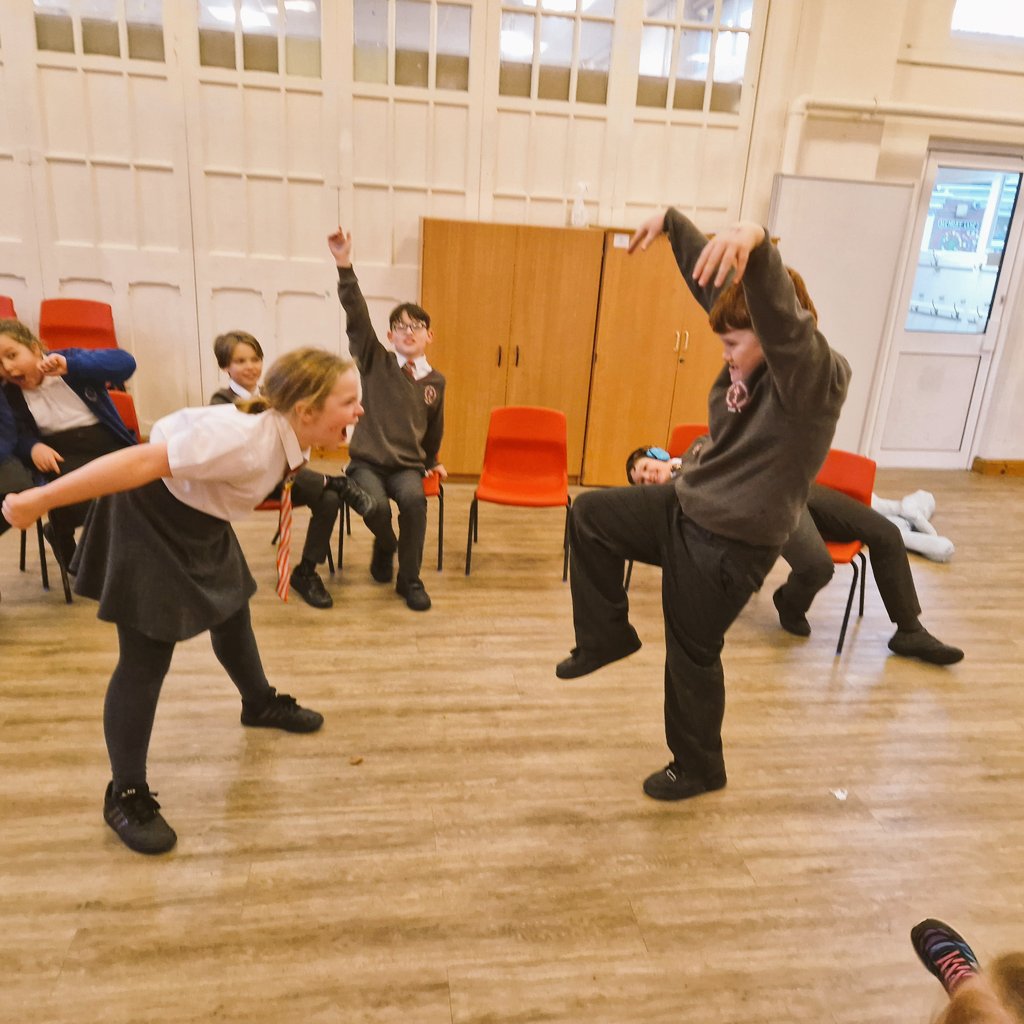 CL_Stars's tweet image. Great drama classes this week. Role play and improvisation @aberdareciw 🌟🌟🌟