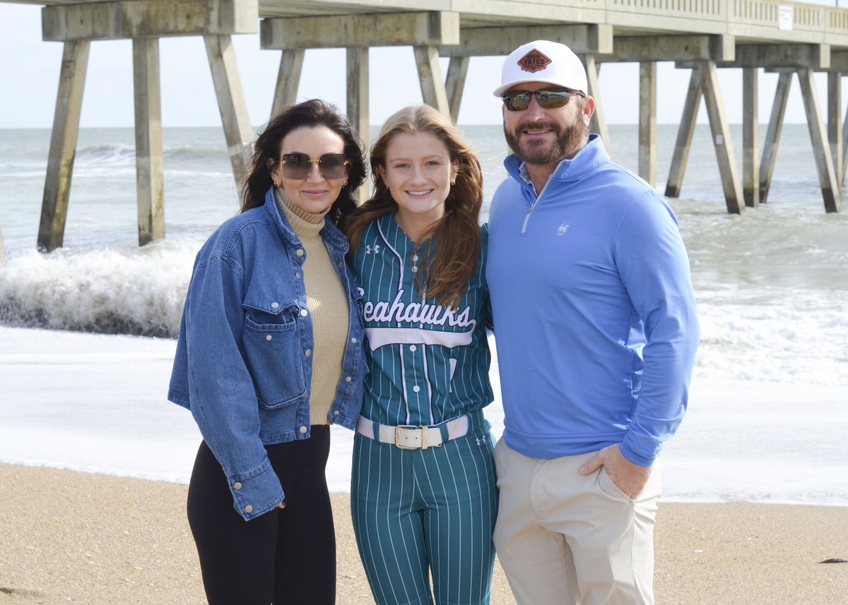 Thank you <a href="/UNCWsoftball/">UNCW Softball</a> <a href="/AshleyWadeUNCW/">Ashley Wade</a> <a href="/AbbeyLatham/">Abbey Latham</a> <a href="/coachjanelhayes/">Coach Janel Hayes</a> <a href="/CatchingIron/">Parker Stevens</a> for a fun weekend in Wilmington!! 🤍