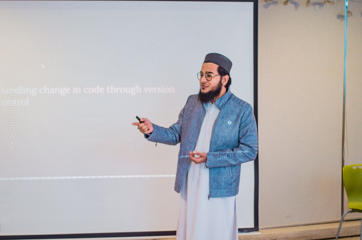 CodeAshing's tweet image. 🚀 Had a blast at the GitVerse Series! 📷 Shared insights on the power of Git and @github  in the tech industry and strategies to secure a job through open source Let&apos;s keep the conversation going - feel free to connect! 📷#TechTalks #OpenSource #GitHub #CareerInsights 📷🌟
