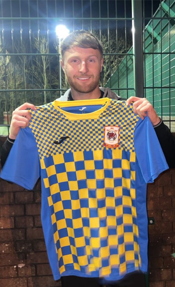 MarshfieldAFC's tweet photo. It’s a quadruple signing for Marshfield. @dan_baston99 and Isaac Henry join us from @MillStDynamo thank you. Also re-joining us is @JackHurst  after travelling and @JamieLewisJones from St Albans FC. All very versatile and add great competition to the squad. https://t.co/FoIdgIaeUz