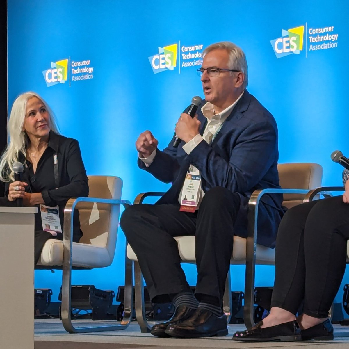 Click to watch a full replay of the 'Privacy and Data Security in Smart Homes' at #CONNSummit24 during #CES24 hosted by @ParksAssociates ⬇⬇⬇⬇ videos.ces.tech/detail/videos/…