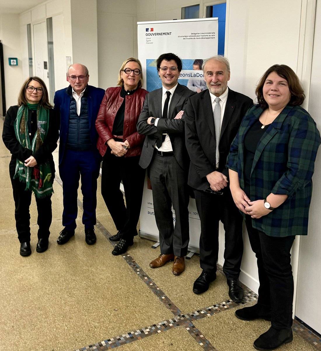 👨‍💼 👩‍💼 Réunion avec Lionel Collet, président de <a href="/HAS_sante/">Haute Autorité de santé</a> , et ses équipes, dont Claire Compagnon, qui a tant fait avant moi. 
👉 Discussion autour de la diffusion des bonne pratiques, et plus particulièrement des #RBPP dans le champ de l'#autisme. 📚