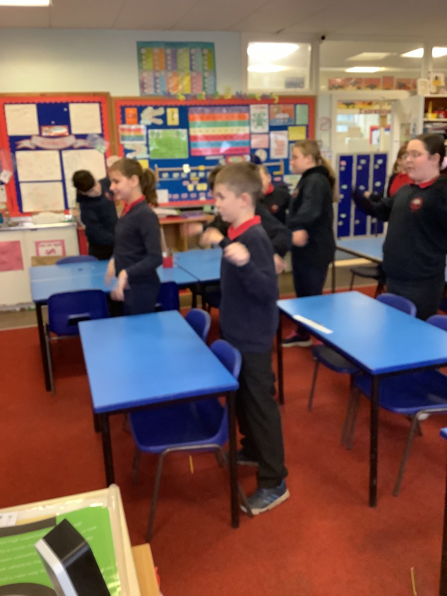URPS_Outdoor's tweet photo. There were chickens, penguins, woodpeckers, owls, flamingos and more in Dosbarth Nedd Fechan today! We really enjoyed our RSPB online workshop today with @EcoSchoolsWales @RSPB_Learning @UpperRhymneyPS @URPSNeddFechan https://t.co/HFj1aFsk1P