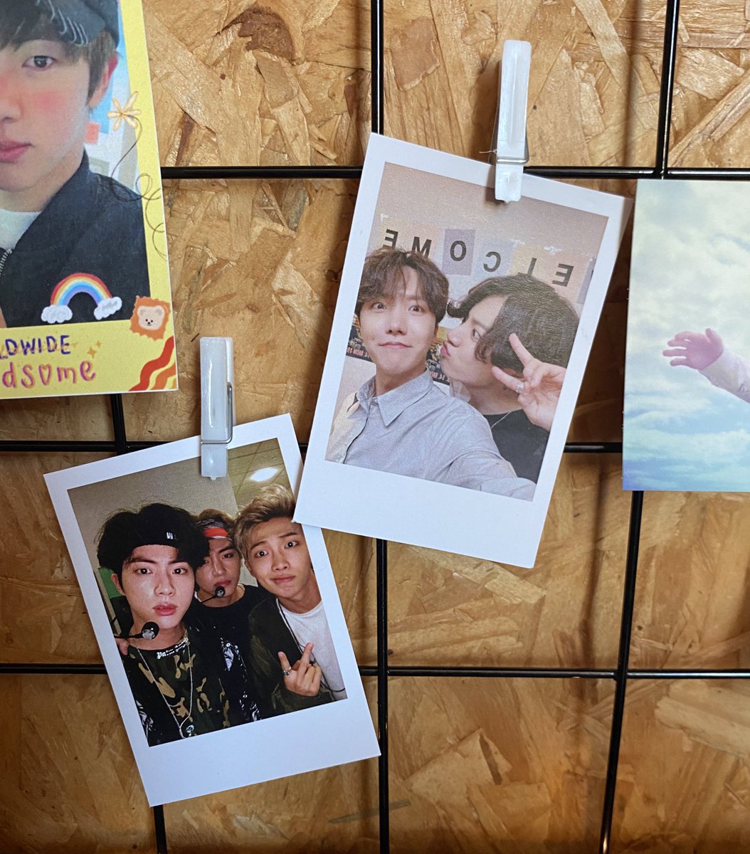 moonstages_'s tweet photo. Os brindes:(( tô muito mal gente coisa mais linda🥺🤲🏼 https://t.co/68D8S0f7Pi