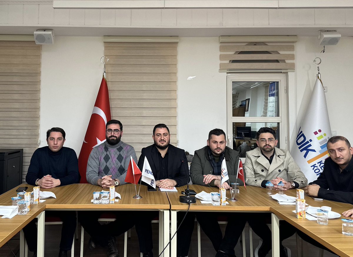 PendikGM's tweet photo. Gençlik Meclisi başkanımız @MesutKesik34 öncülüğünde Gençlik Meclisi toplantımızı icra ettik. AK Parti Pendik Gençlik Kolları yönetimini toplantımızda ağırlamaktan mutluluk duyduk. Pendik ve gençlik üzerine istisarelerde bulunduk. https://t.co/3g0zgOybCu