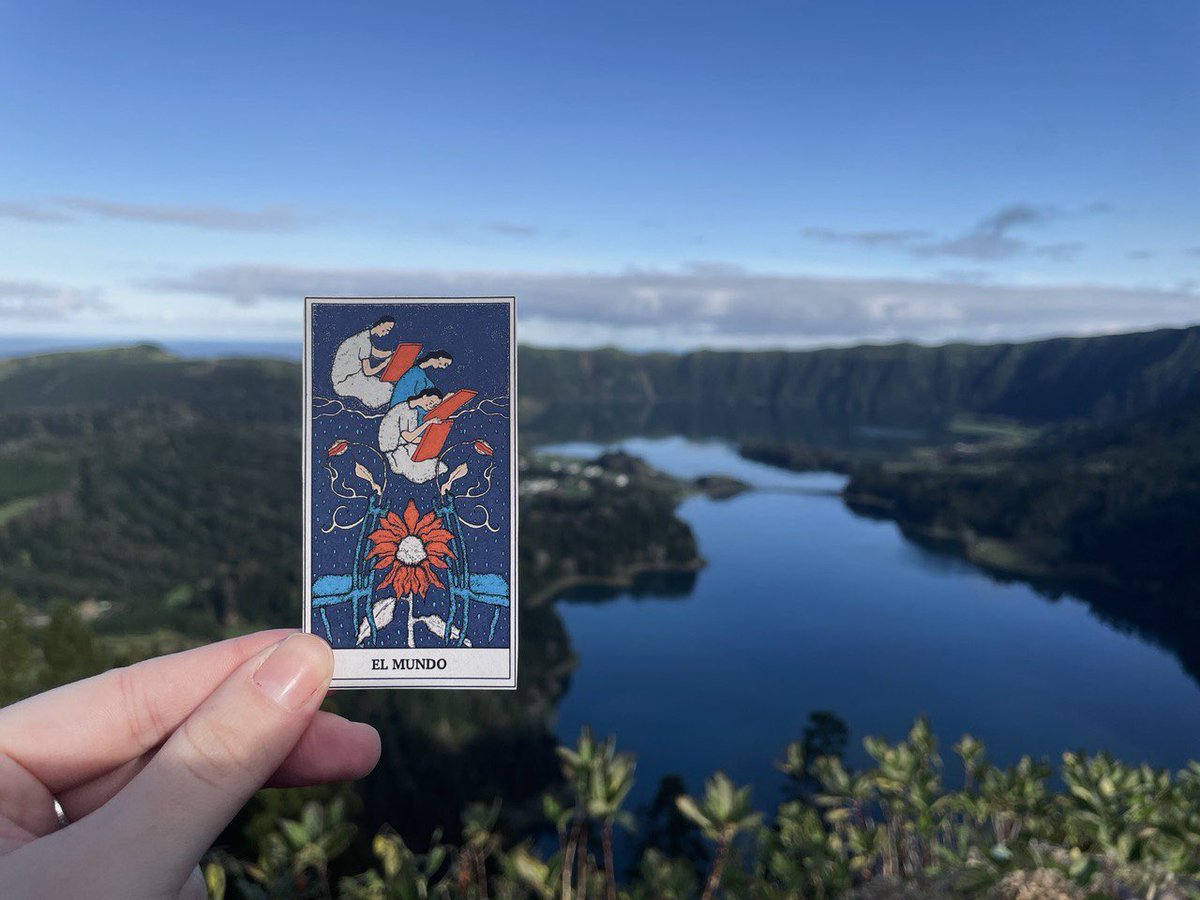 NZalbidea's tweet photo. Imagínate que esta fuera la paleta de colores predominante y quisiéramos borrarla de la faz de la tierra. 
Imagínate… 

Esta carta del tarot versionando una obra de #charlottesalomon, forma parte de mi inktober 2023 ✨💜 #stickerart #stickerdesign #illustration #theworld https://t.co/g0bkdVtbTM