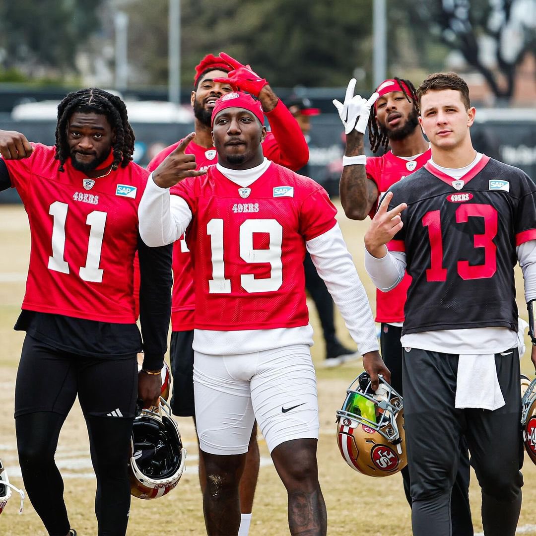 thewaynebreezie's tweet photo. Standin’ on Business #49ers #FTTB 

📸 @49ers https://t.co/NmMVJP7E97