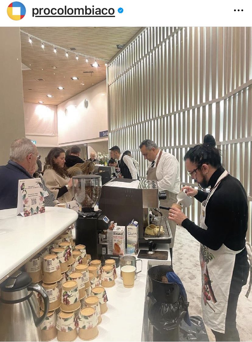 paolandregir's tweet photo. #WEF24 Dentro del centro de convenciones en Davos, se ofrece café de origen Quindío @Cafelasmargari1 a 2.700 lideres de 130 países. Orgullo quindiano!
100% café colombiano de pequeños productores de Buenavista 
@PROCOLOMBIACO @MincomercioCo @Camara_Armenia @Armenia_Invest https://t.co/bS3Xv5jgDt