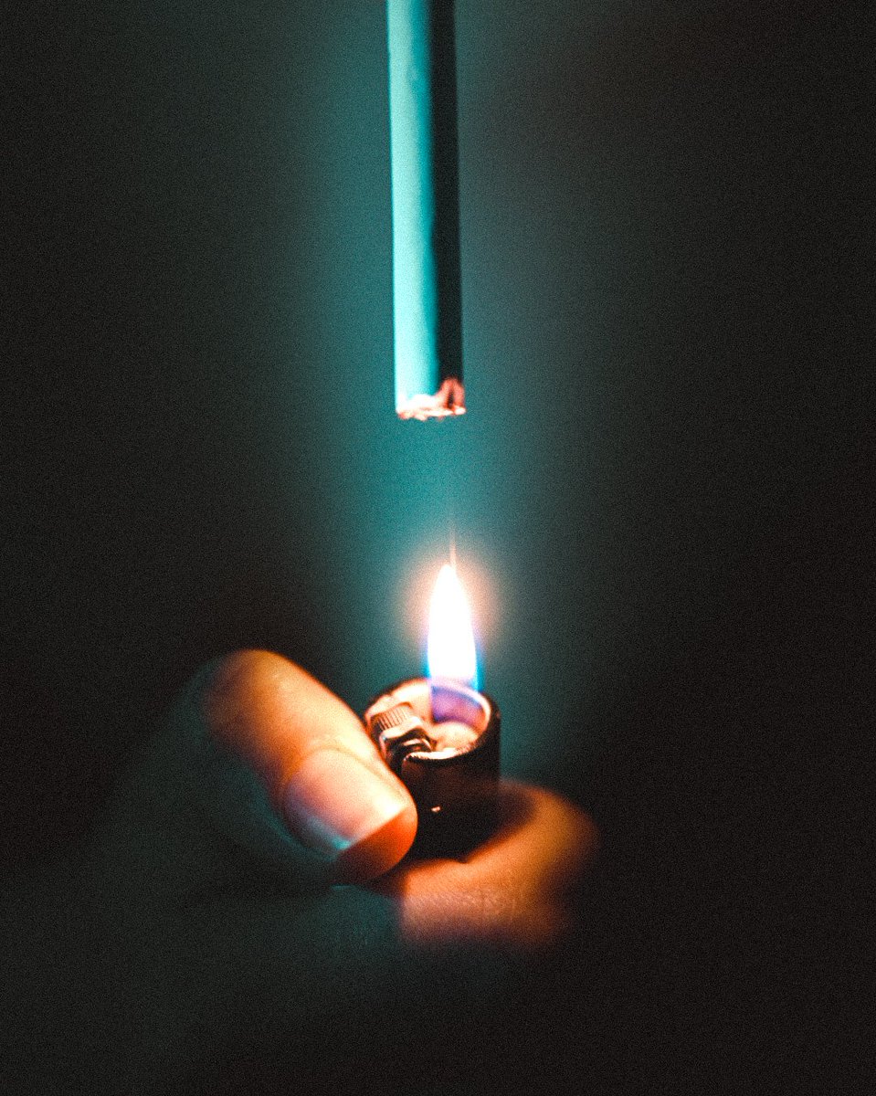 CHAMBEU_'s tweet photo. "Last Cigarette" 📷 https://t.co/jYbp4whWKy