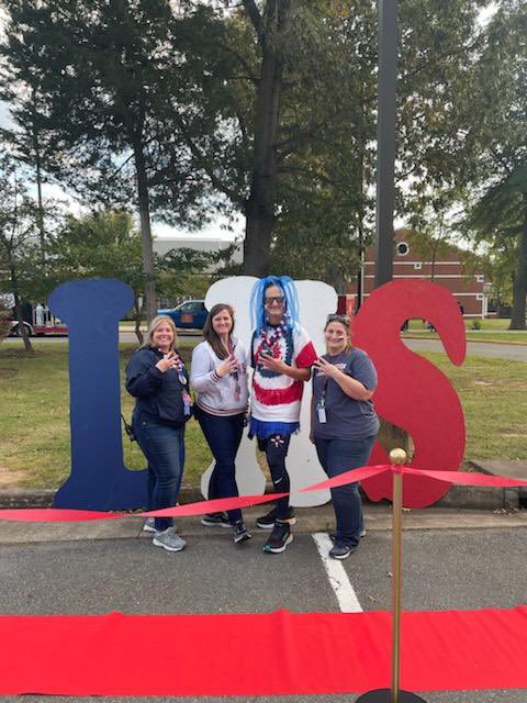 LHS_Eagles_SCA's tweet photo. Happy Principal Appreciation Week to the 🐐 @LHSEAGLESMRCOX ❗️ We appreciate all you do for the LHS students &amp; staff ‼️ We might be biased but he definitely has the most school spirit 😉 https://t.co/T8JlEWBmV9