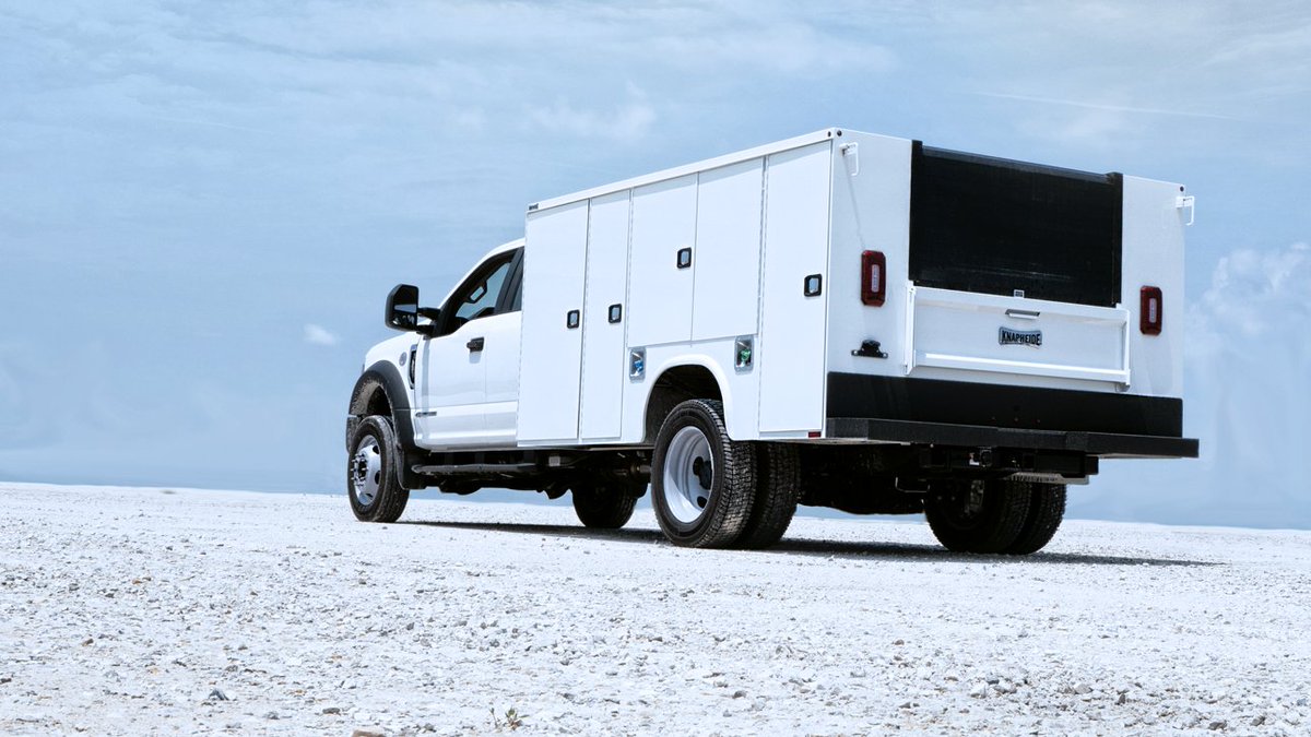 Knapheide1848's tweet photo. Have you ever seen a #Knapheide #ServiceBody like this? 🤔

Pictured is our 6132D54H60 with E-tracks and a custom-ordered roll top. The unit provides 55% more compartment storage than our 40” tall bodies, and is great for those in construction, plumbing, electrical and HVACR! 🤩 https://t.co/7LcL5ZYI64