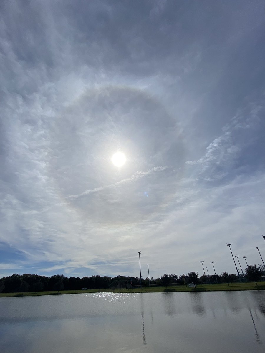 While sitting outside in the sun sky , watching tidy. This awesome ring around the sun could be seen. Love it when we get the cold air and sunshine ! <a href="/Fox35Amy/">Amy Kaufeldt FOX 35</a> @JaymeKingFox35 <a href="/TMainolfiWESH/">Tony Mainolfi</a> <a href="/WeatherNation/">WeatherNation</a> <a href="/weatherchannel/">The Weather Channel</a> <a href="/Skilling/">Skilling</a> <a href="/CherylScottWX/">Cheryl Scott</a> <a href="/EarthandClouds/">Earth and Clouds</a> <a href="/StormHour/">#StormHour</a>