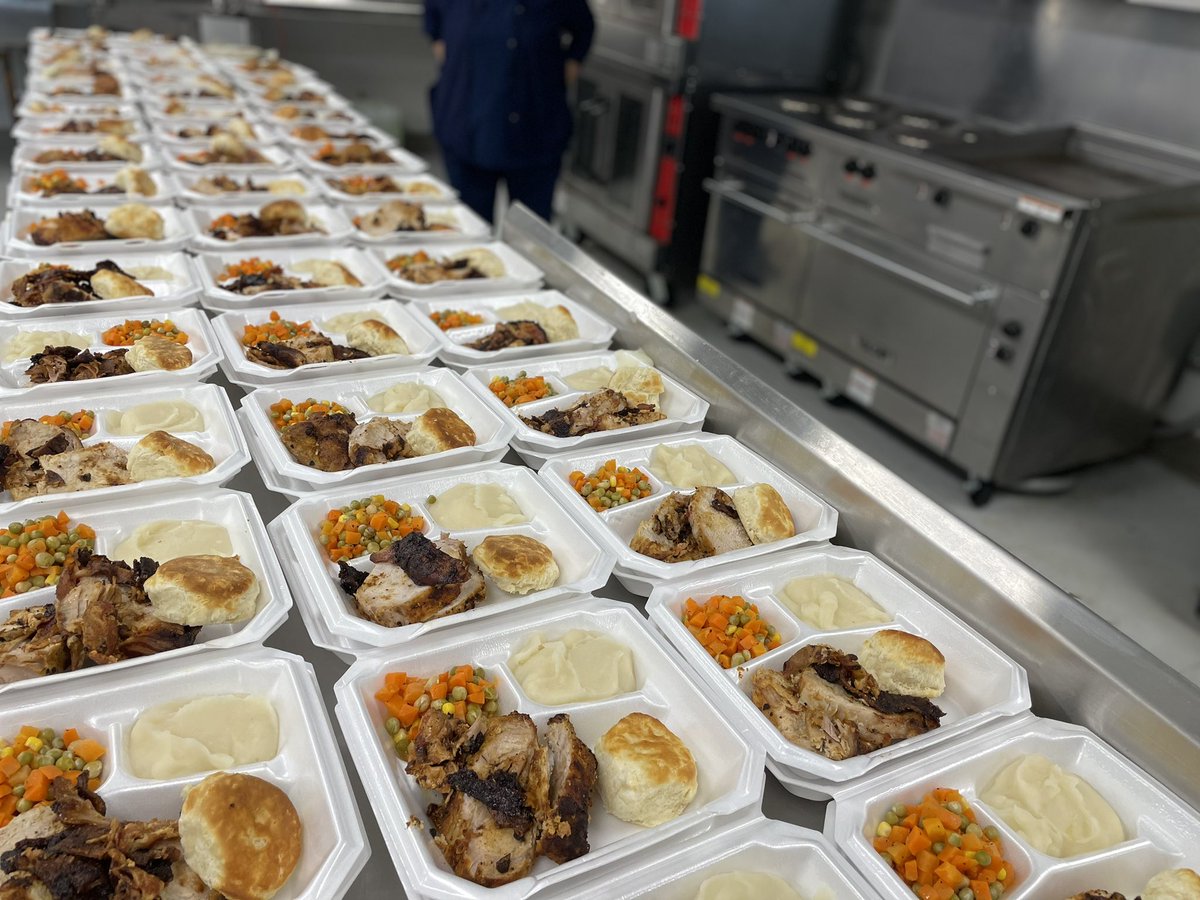 Performance_GHS's tweet image. Celebrating a big @RedElephant_MBB region win w/ bacon wrapped pork tenderloin 🍽️‼️‼️‼️
🔴🐘 ⛽️
#Fuel
#PerformanceNutrition  #OptimalPerformance