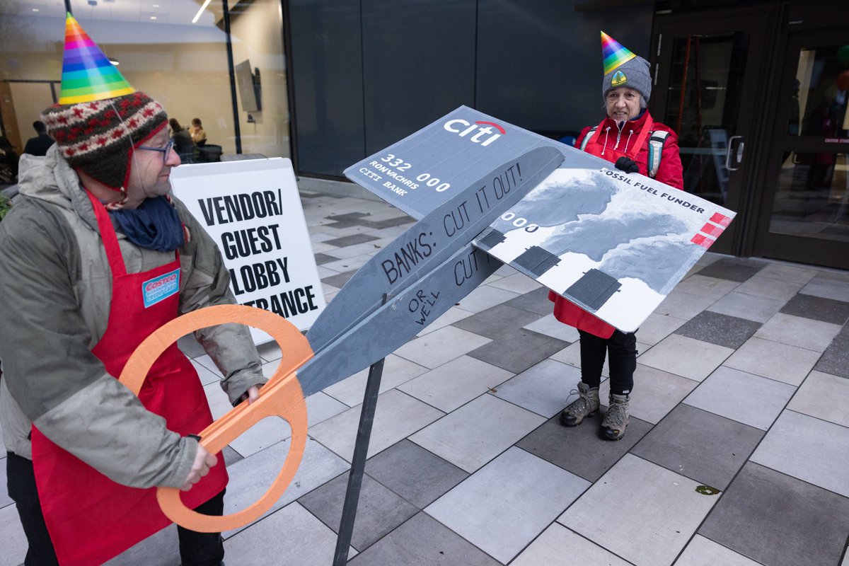 StopMoneyPipe's tweet image. Cut it out, @Citi ! Today we went down to Costco HQ in Seattle to rep 40,000 people who want Costco to demand that Citibank stops funding fossil fuel expansion - or switch to a cleaner credit card partner! 

Join the campaign at stmp.link/costco