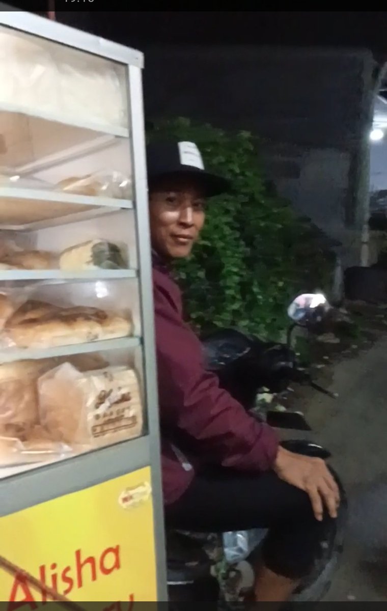 5p0potp's tweet photo. @anakmondo @tanniadeasy @worksfess Info...hati² dengan semua pedagang keliling di taman dadap indah,kosambi,tanggerang,jualan nya memaksa bila tidak dibeli akan dibuat gaduh &amp; berisik https://t.co/NyAnLqHHF6